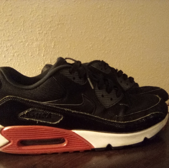 Shoes and other clothes - Picture 5 of 6